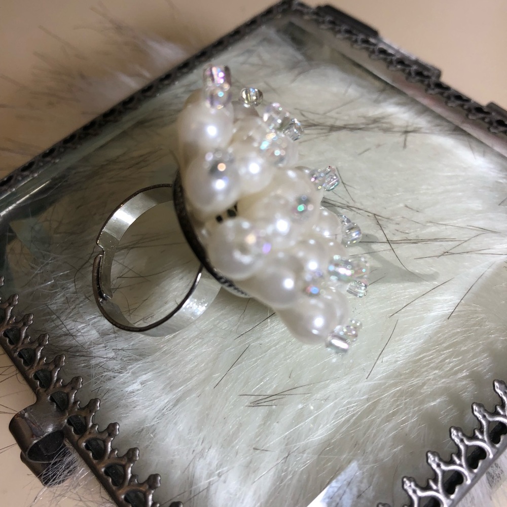 FAUX PEARL RING - Picture 2 of 3